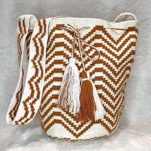 Crossbody Colombian bag Mochila Wayuu, Purse white light beige and orange